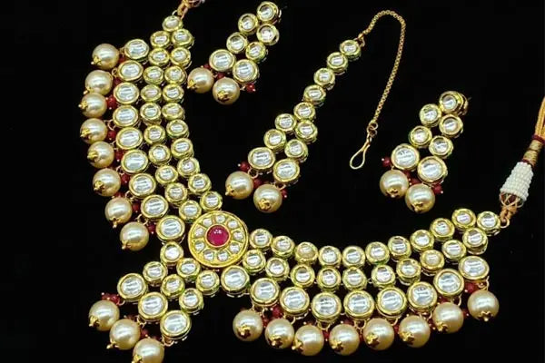 The Timeless Beauty of Kundan and Polki Jewellery: A Blend of Tradition and Elegance - Jouell