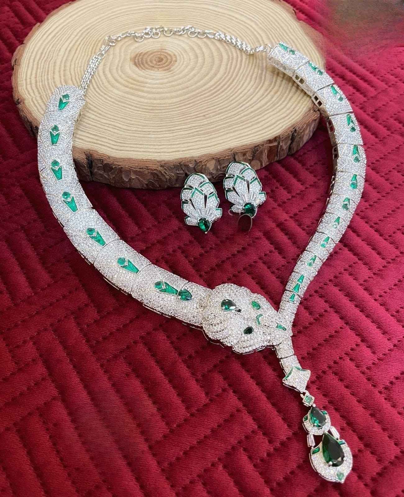Emerald Green Serpentine Necklace Set with Earrings – Premium Shine